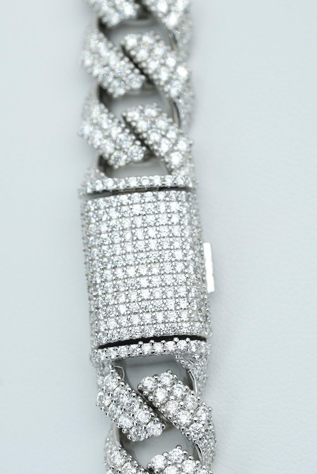 13mm Round VVS Moissanite Diamond CubanNecklace - Agoradiant
