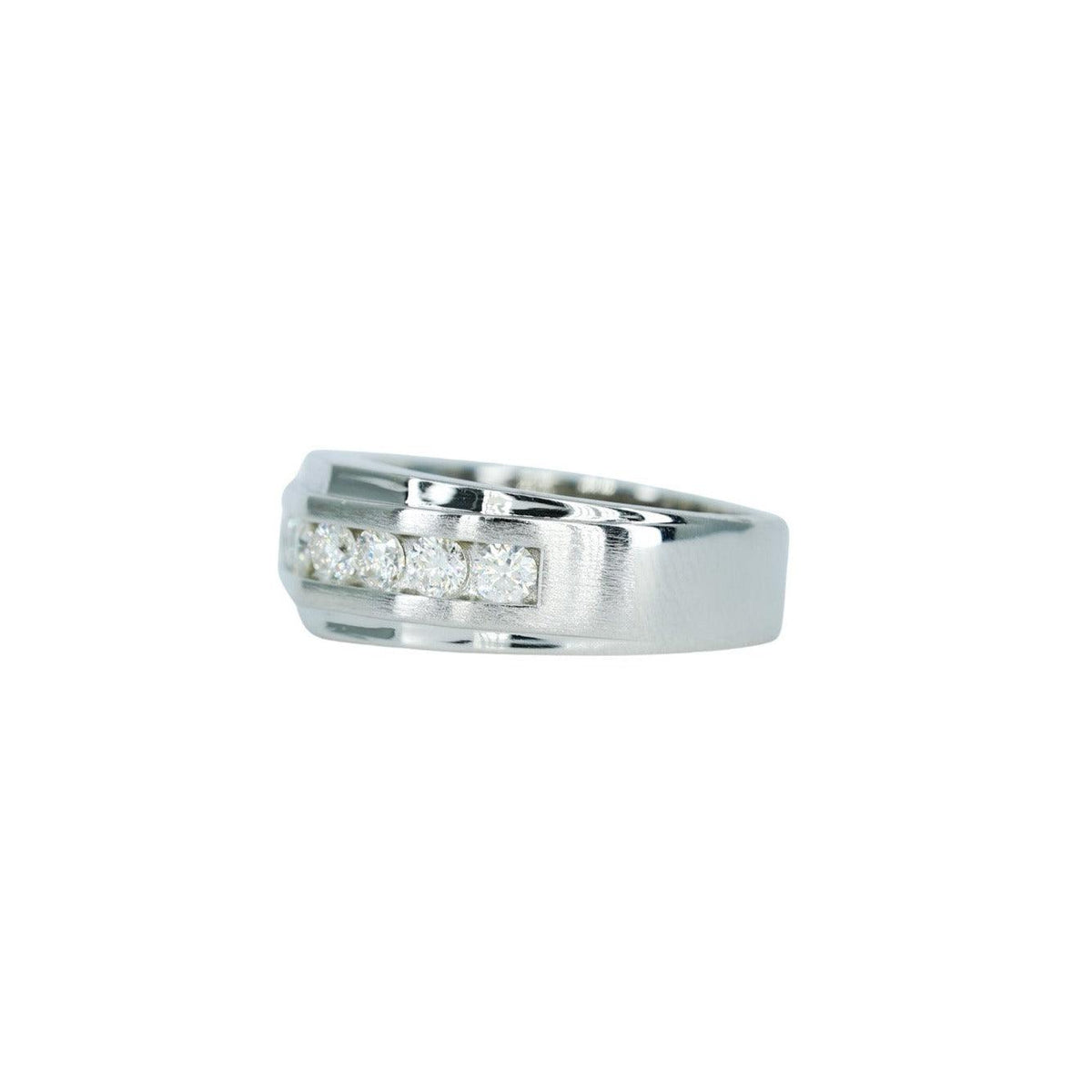 8A1G: Men Round VVS Moissanite Diamond Ring - Agoradiant