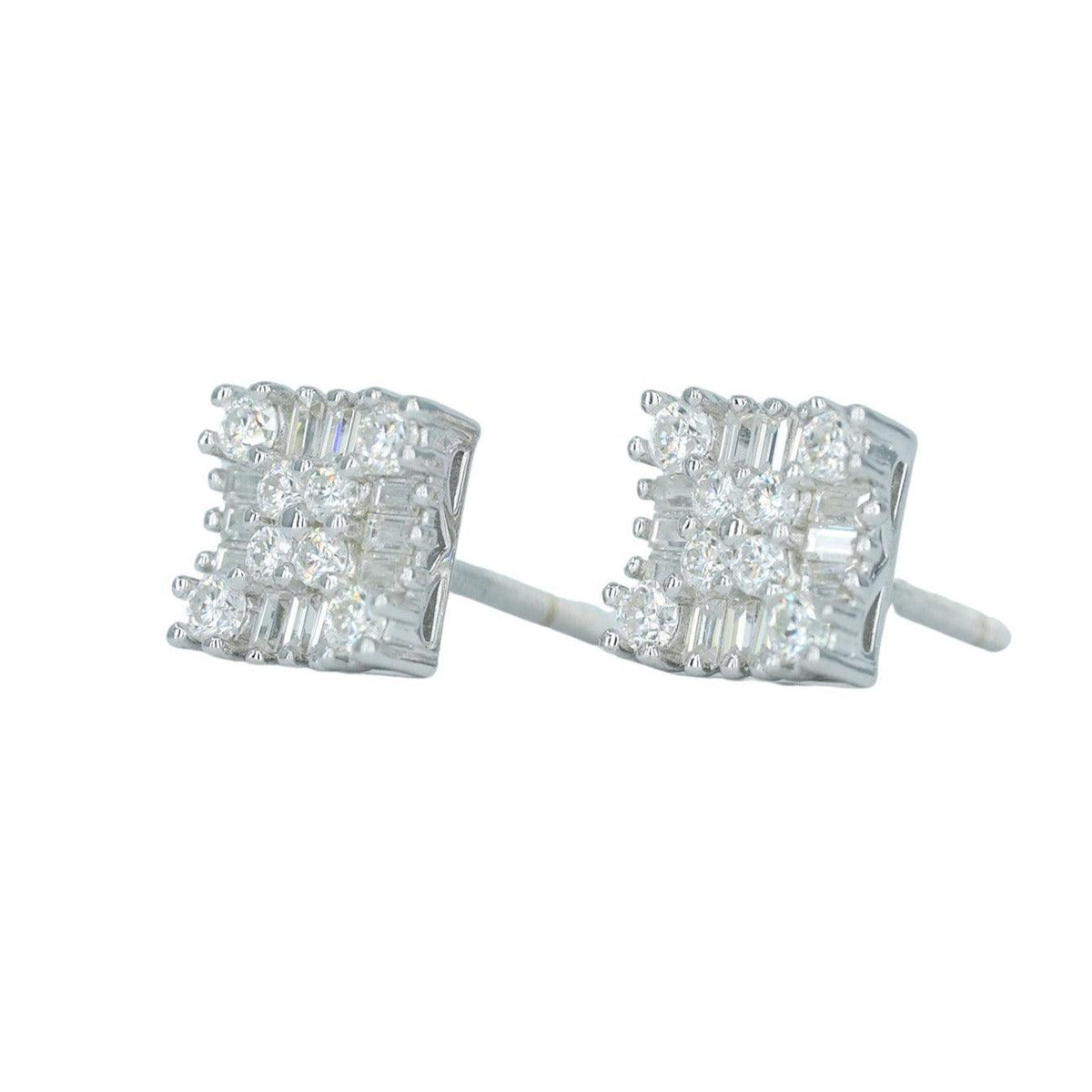 9841: Medium Round And Baguette Diamond Earing - Agoradiant