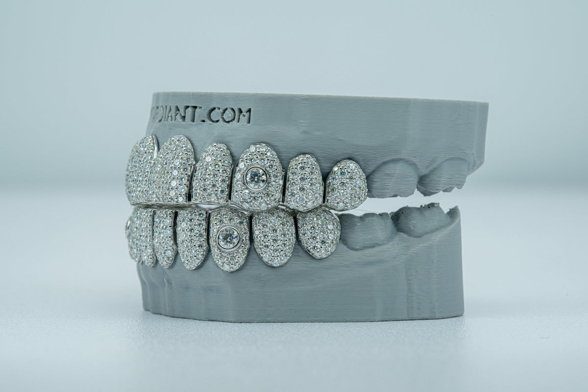 15 Pointer Stone On Fang VVS Moissanite Diamond Grillz - Agoradiant