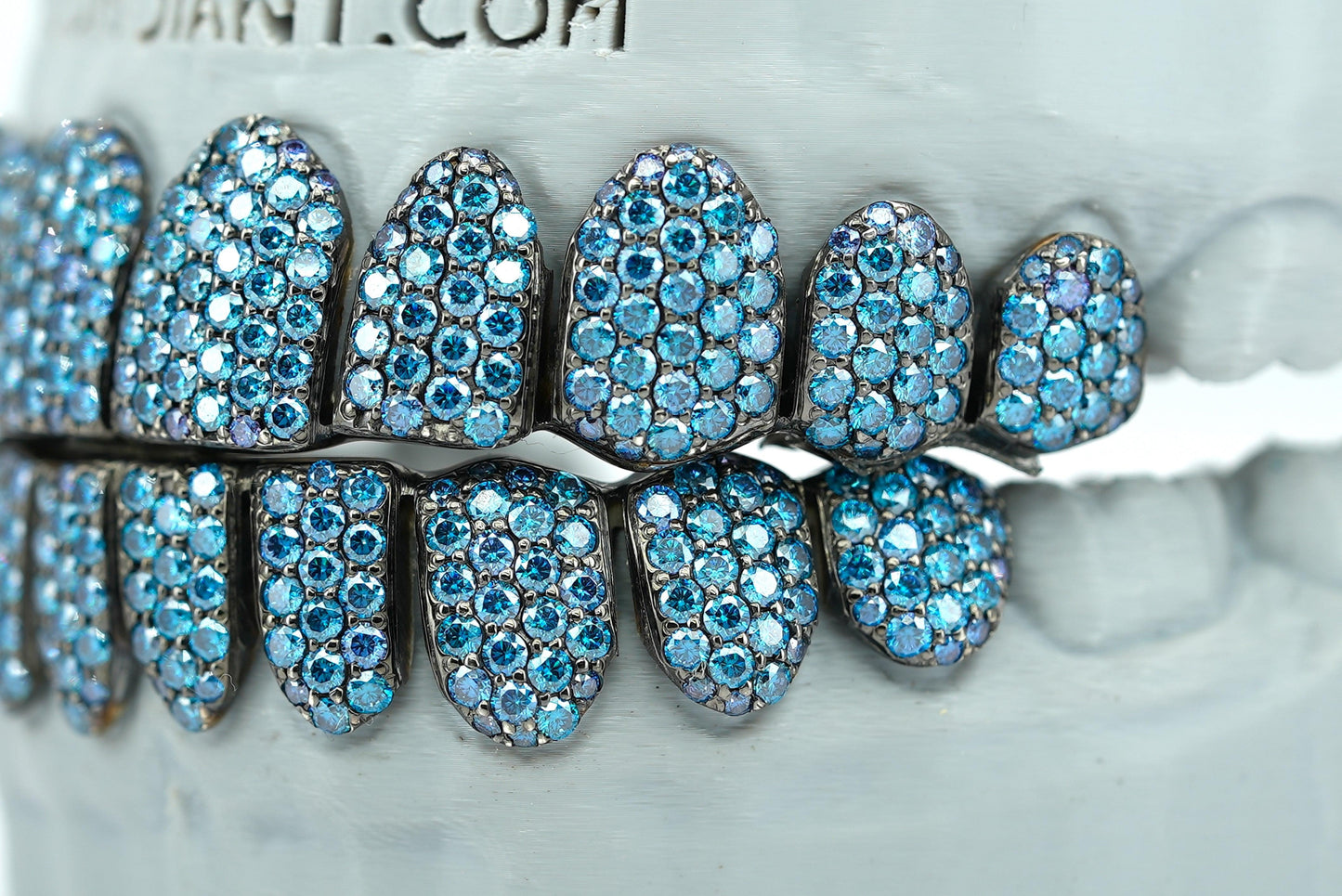 Blue VVS Moissanite Diamond Grillz - Agoradiant