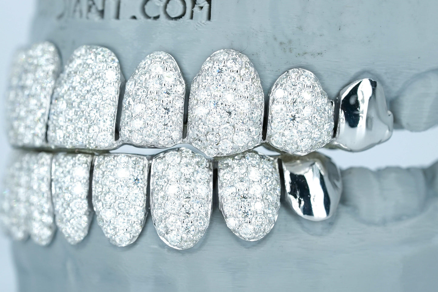 End Cap VVS Moissanite Diamond Grillz - Agoradiant
