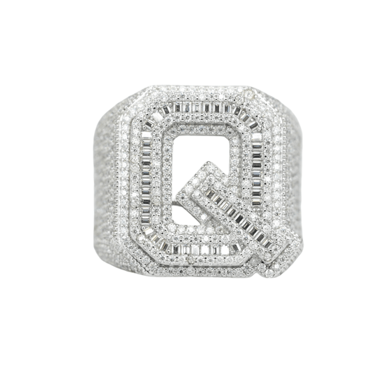 Round And Baguette Letter Q Ring - Agoradiant