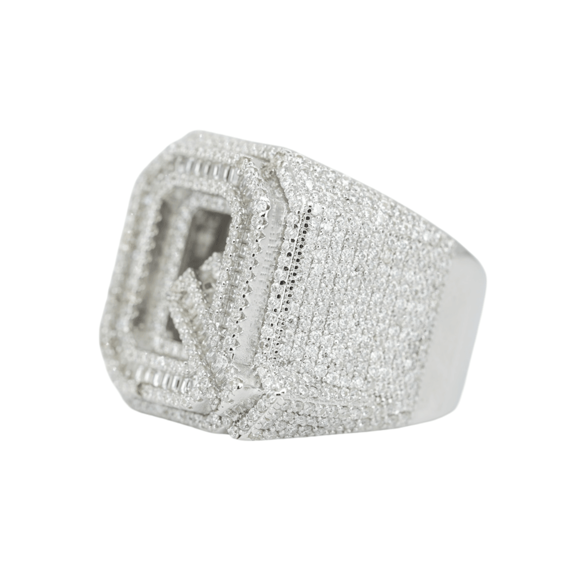 Round And Baguette Letter Q Ring - Agoradiant