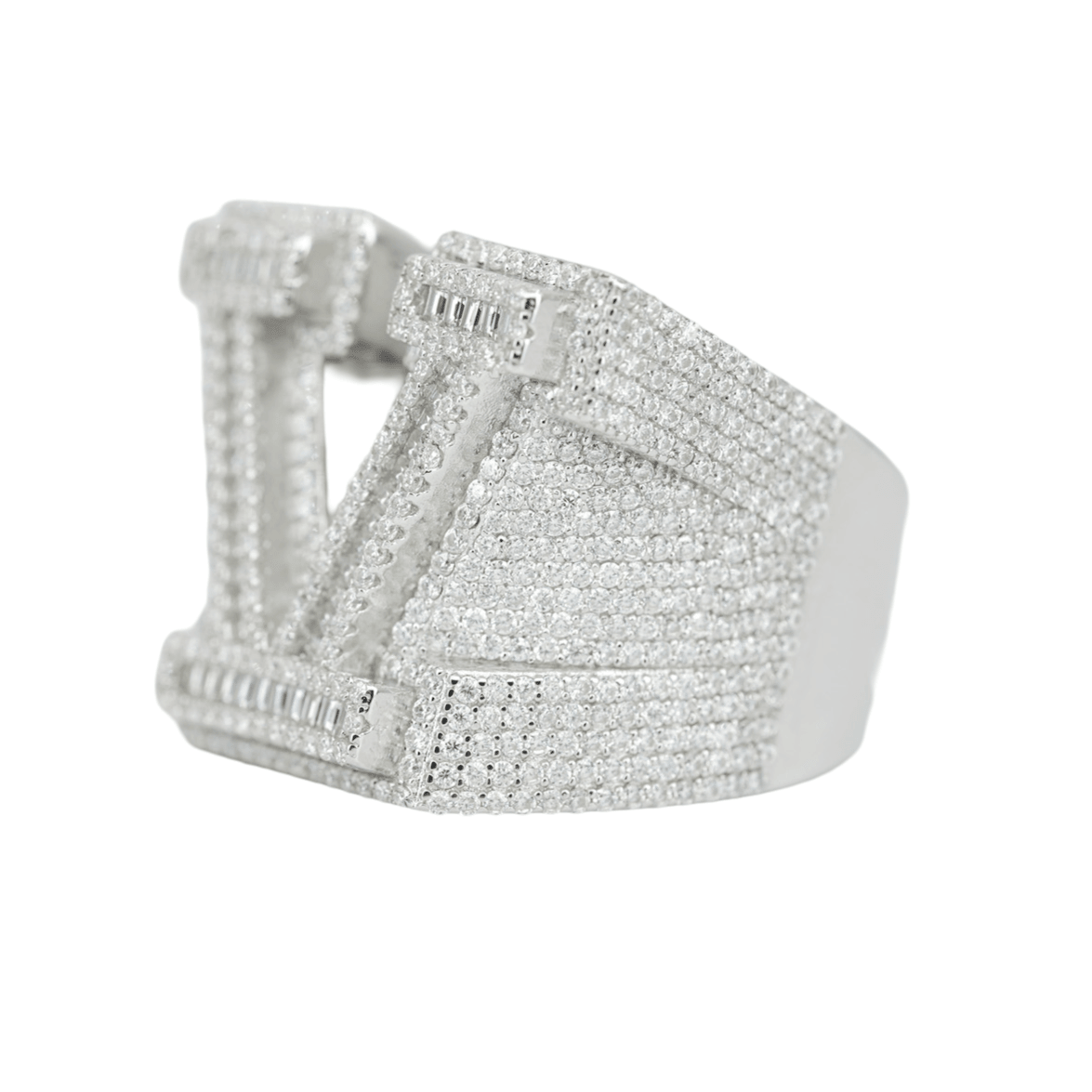 Round And Baguette Letter V Ring - Agoradiant